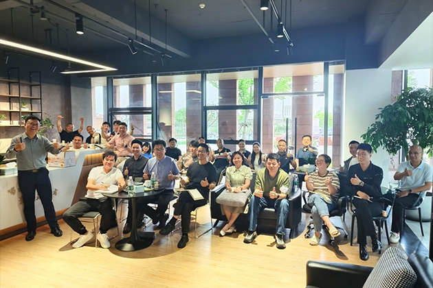 About Us（images 14）